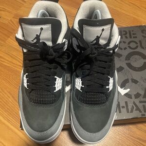 Air Jordan 4 retro fears size 8.5